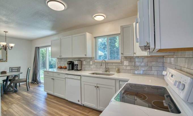 Greeley House | Cheerful CO roomy home with fenced yard
