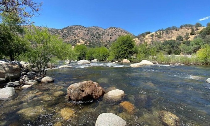 Three Rivers House | CHEERFUL HOUSE WITH RIVER AND MOUNTAIN VIEWS! NEW