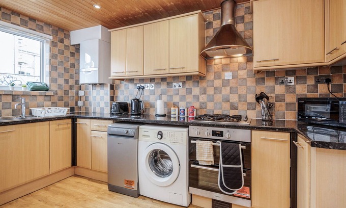 Bow House | Cheerful London 5 Bed, 2.5 Bath House - Business/leisure