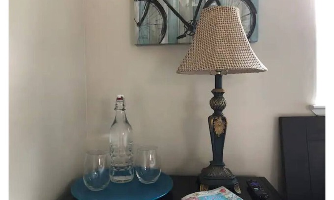 Southwestern Sacramento House | Cheerful & Modern Garden Studio with King Bed!