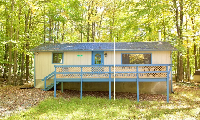 Pocono Lake House | Cheerful Pocono Gateway Vacation House in Pocono Lake PA