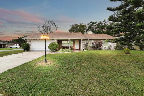 Kingswood House | Chelsea Way Getaway Bright 4BR Family Retreat home