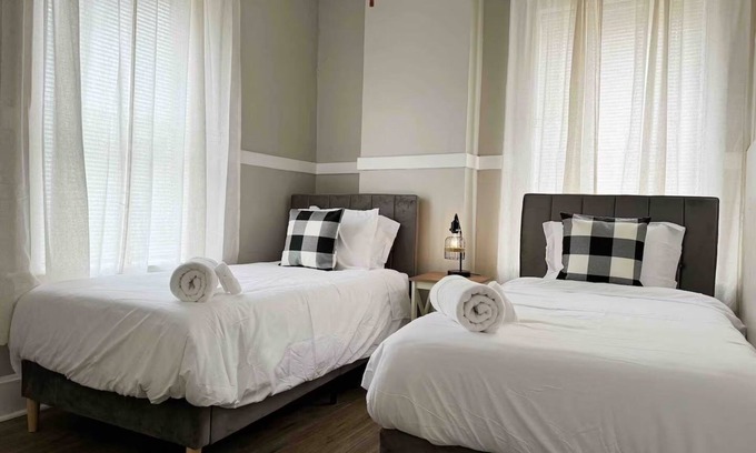 Evansville Apartment | Cherry Street Retreat A