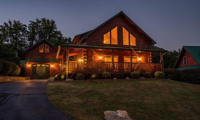 Maggie Valley Cabin | Chestnut Lodge ~ Fall Color ~ New Cabin by Willow Tree Cabins