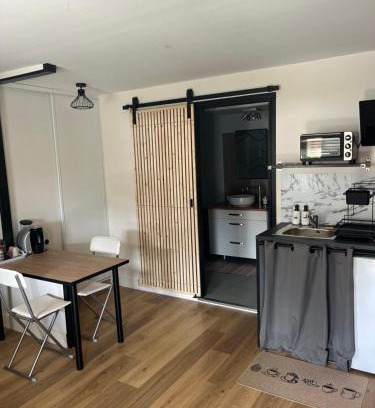 Dompierre-sur-Yon House | Chez Aurélie & Mathieu studio dans ancienne maison rénovée proche du Lac