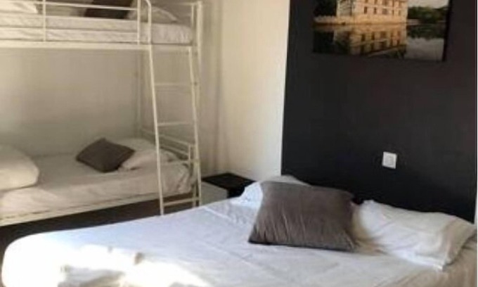 Azay-le-Rideau Apartment | Chez Benjamin -> 1 bedroom/sleeps 4