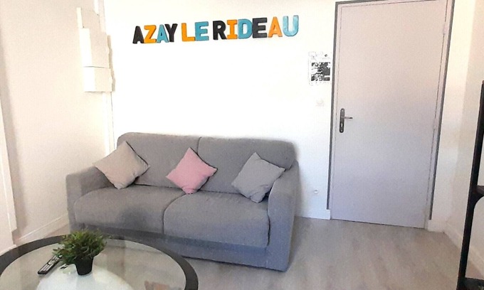 Azay-le-Rideau Apartment | Chez Benjamin -> Sleeps 2 to 4 in the center of Azay