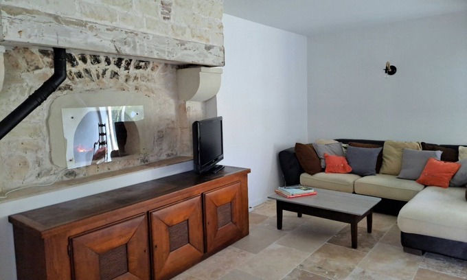 Heugnes House | "Chez Clothilde" Quiet house. 30 minutes from Beauval Zoo. Sleeps 7