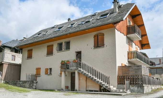Saint-Pierre-d'Albigny Apartment | Chez fred 201 - parking wifi- clg savoie