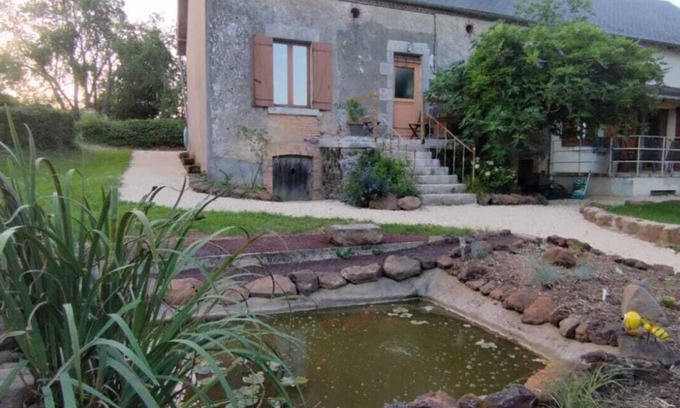 Sens-Beaujeu House | Chez les Voisins