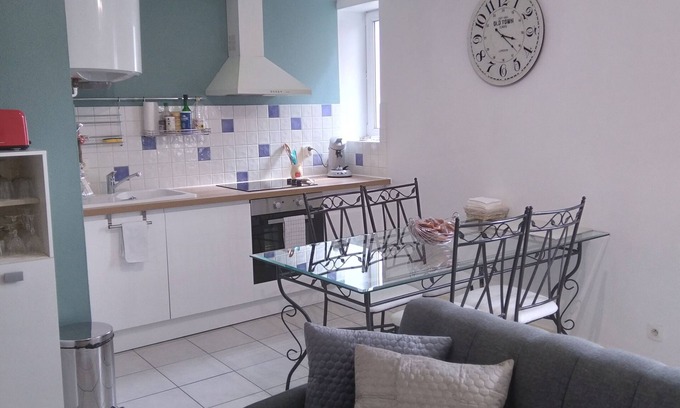 Perigueux House | Chez Lucia air-conditioned apartment