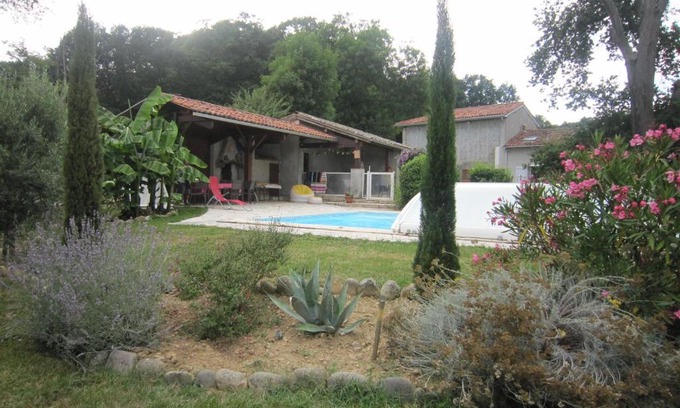 Ponlat-Taillebourg Bed & Breakfast | Chez Mamie Jo à la campagne