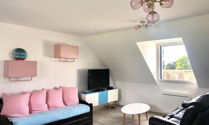 Plonevez-Porzay Apartment | Chez mamy Odette- Appartement lumineux en bord de mer