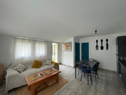 La Tremblade Apartment | Chez moon Joli appartement rénové proche centre et parking privé