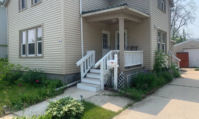 Ellis Historical District Apartment | Chic 1-bedroom apartment with WiFi, AC in fabulous Sheboygan