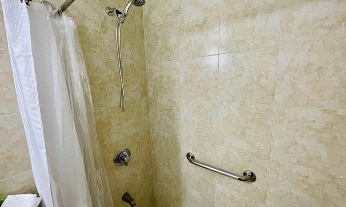 West Little Havana Apartment | Chic 1-bedroom apartment in brilliant Miami for 3 persons