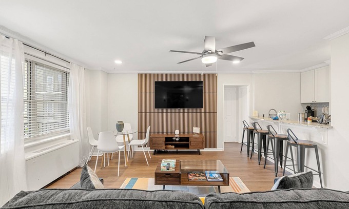 Downtown Atlanta Condo | Chic 1BR Downtown ATL Condo - Walk to Stadium, Events & Dining