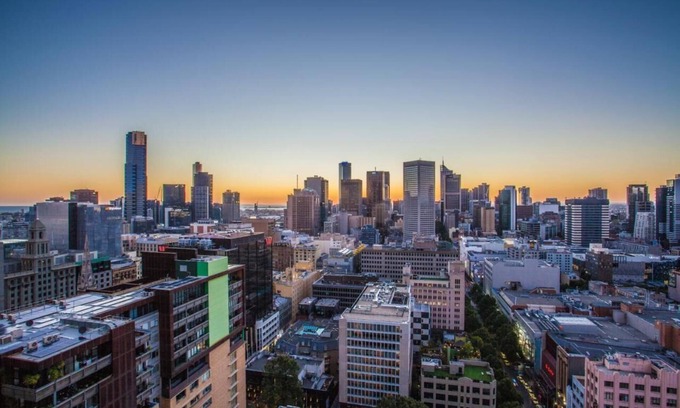 Melbourne Central Business District Apartment | Chic 2 Bedroom Apartment at Beckett Street Melbourne CBD