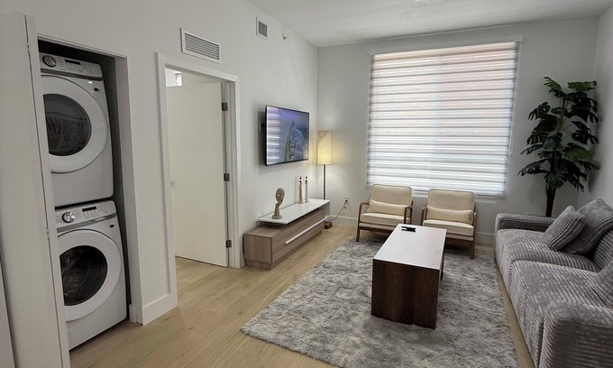 East Little Havana Apartment | Chic 2-bedroom apartment in vibrant Miami near Brickell