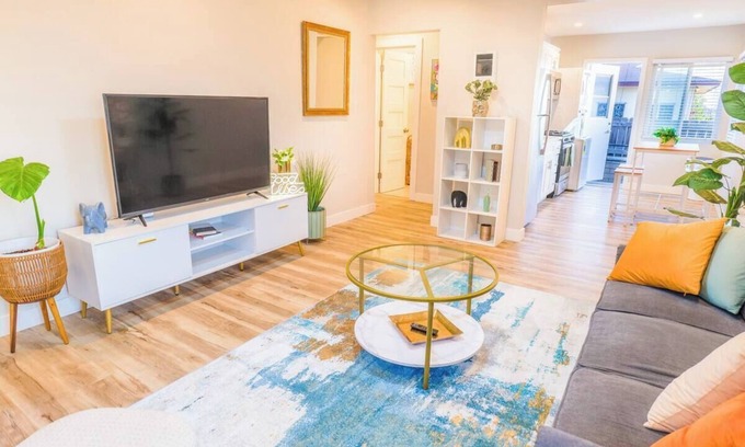 University Heights Condo | Chic 2-bedroom condo in sunny San Diego