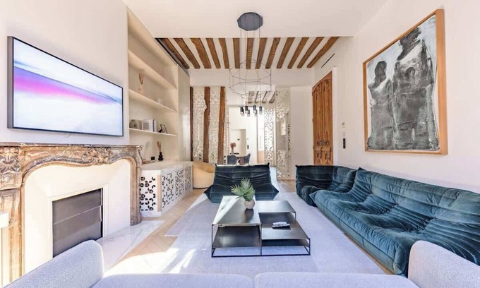Les Iles Apartment | Chic 2-Bedroom Haven