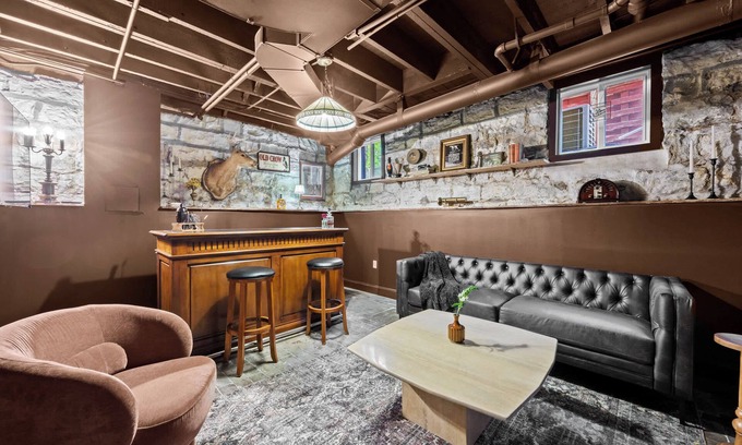 Cherokee Triangle House | Chic 3BR Lou Speakeasy Unit | Perfect for Groups!