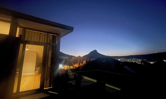 Cape Town City Centre House | Chic City Home with Table Mountain Views