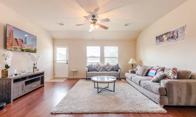 Buda House | Chic, Comfortable Home Steps from SXSW Fun