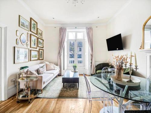 Tachbrook Apartment | Chic & Cosy Flat, 4-Min Walk to Pimlico Tube, Pet-Friendly
