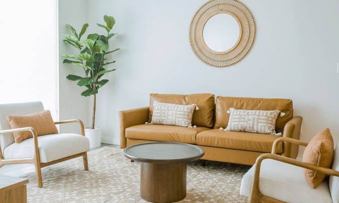 Miami Gardens Condo | Chic, dog-friendly condo with tropical pool, fitness center & great location