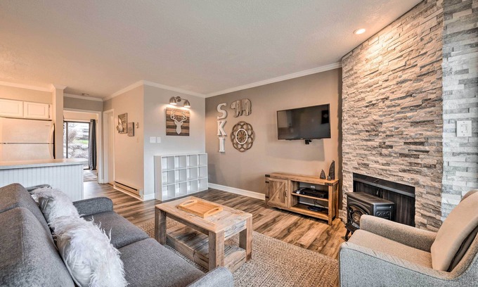 Wolf Creek Condo | Chic Eden Condo w/Pool Access < 5 Mi to Ski!