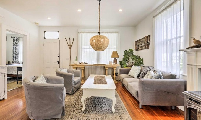 Tomales House | Chic Historic Retreat about 5 Mi to Tomales Bay!