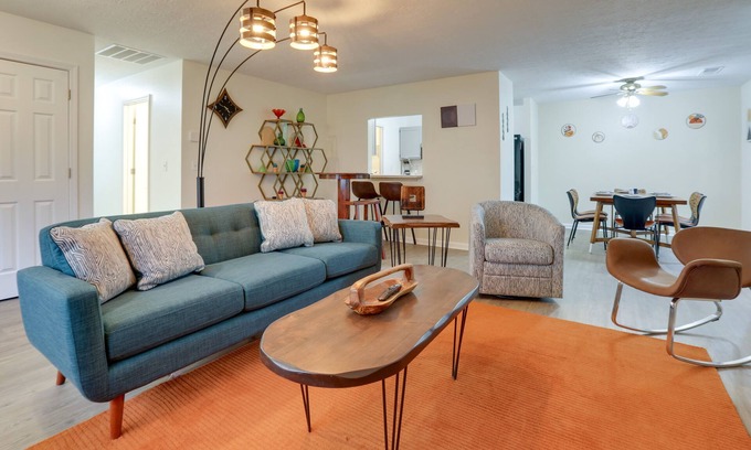 Lexington House | Chic Lexington Home w/ Deck ~ 5 Mi to Downtown!