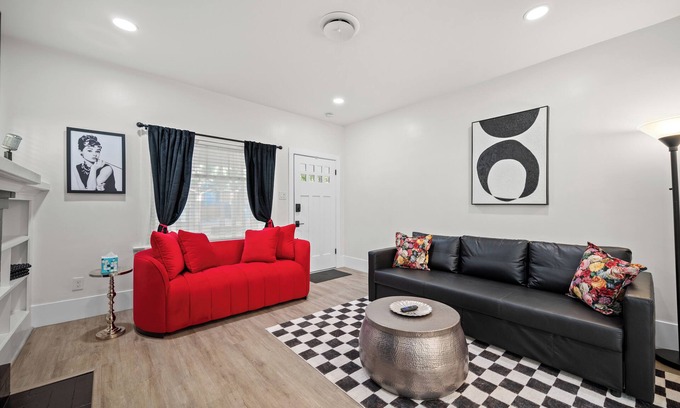 Boulevard Park House | Chic Midtown Gem Near Capitol & McKinley Parks!