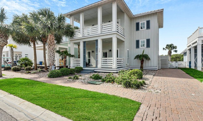Cinnamon Shore House | Chic, Pet Friendly Home w/Fenced-In Yard & Access to Resort-Like Amenities