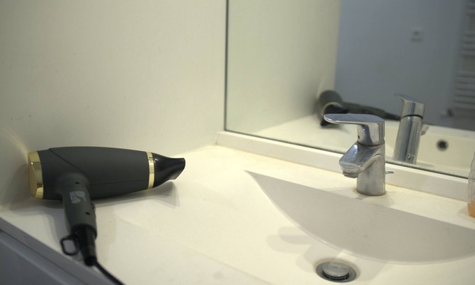 Les Puces de Saint-Ouen Bed & Breakfast | Chic Retreat Near Paris