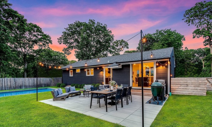 Noyack Cottage | Chic Sag Harbor Beach Bungalow w/Pool Walk to Beach