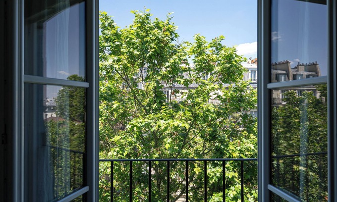 19th Arrondissement Apartment | Chic & Serene Retreat Steps from Buttes-Chaumont with AC/WiFi in wonderful Paris