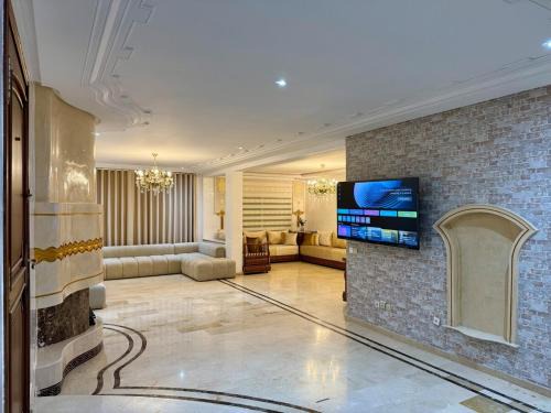 Ville Nouvelle Apartment | Chic & Spacious 4BR with Jacuzzi-Fez New City Stay