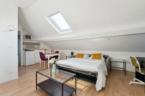 Charleville-Mezieres Apartment | Chic Studio with Parking in Charleville-Mézières