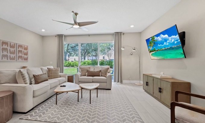 Reunion Condo | Chic Townhome near Disney with Resort & Waterpark Access - 7753SD