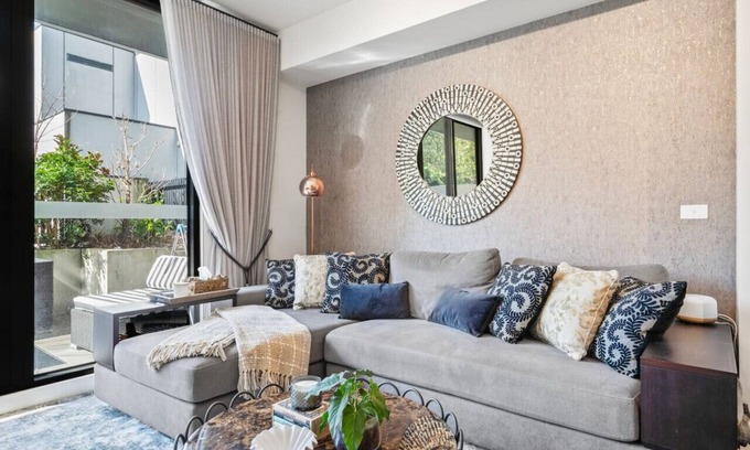 South Yarra House | Chic Townhouse in South Yarra