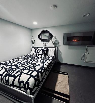 Heart of Chicago Apartment | Chicago - Pilsen Studio apartment - Unit B