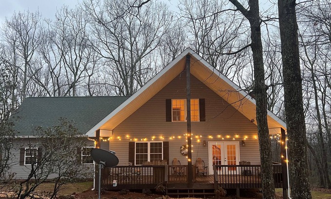 Clarkesville House | Chieftan Tribe - Seculded Family Home with Firepit and Gameroom
