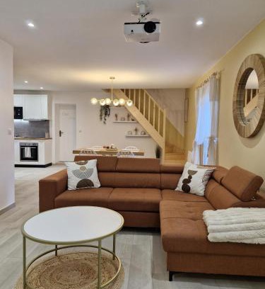 Chevannes House | Chill House - Maison 2 chambres - Option Jacuzzi