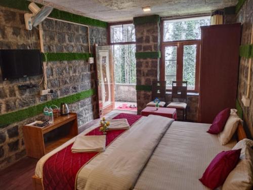 Salem Hotel | Cholai Resorts & Hotels