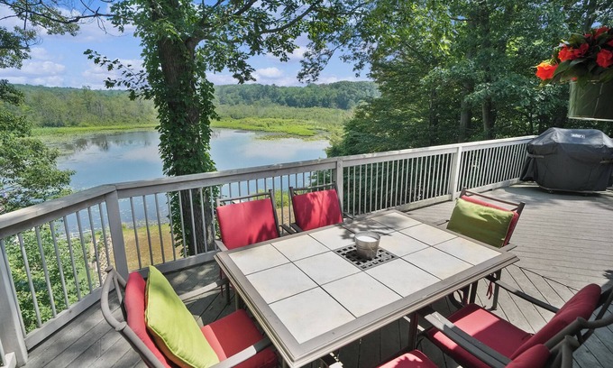 West Olive House | Choose either Christmas or New Year’s- Private Mini Resort w Indoor Pool & Sauna