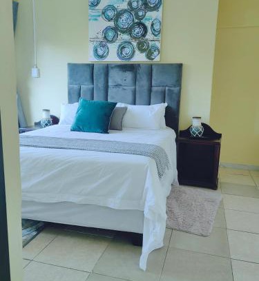 Rooihuiskraal Apartment | Choosers Express Boutique Hotel Room 5