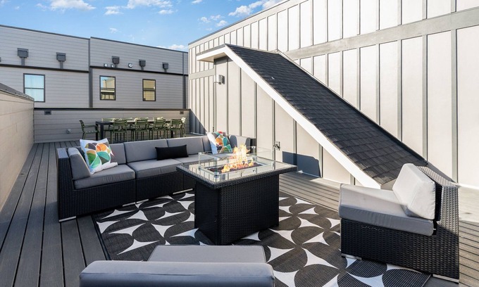 Nashville House | Chord & Cocktail - Rooftop Patio - Near Germantown