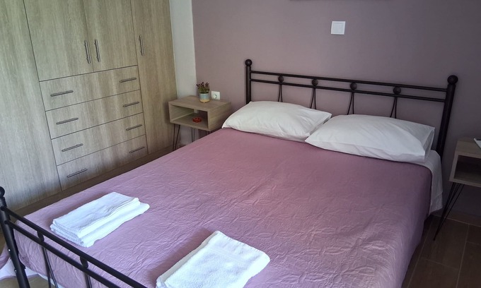 Mesolongi Apartment | CHRIS & CHRIS LUXURY APARTMENT